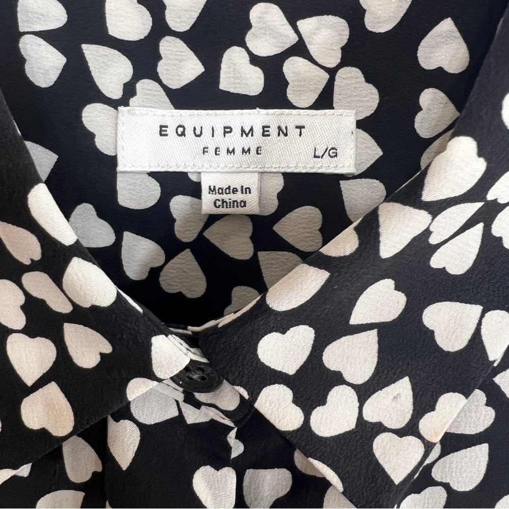 EQUIPMENT Essential Silk Heart-Print button down blouse black and white - Picture 4 of 7